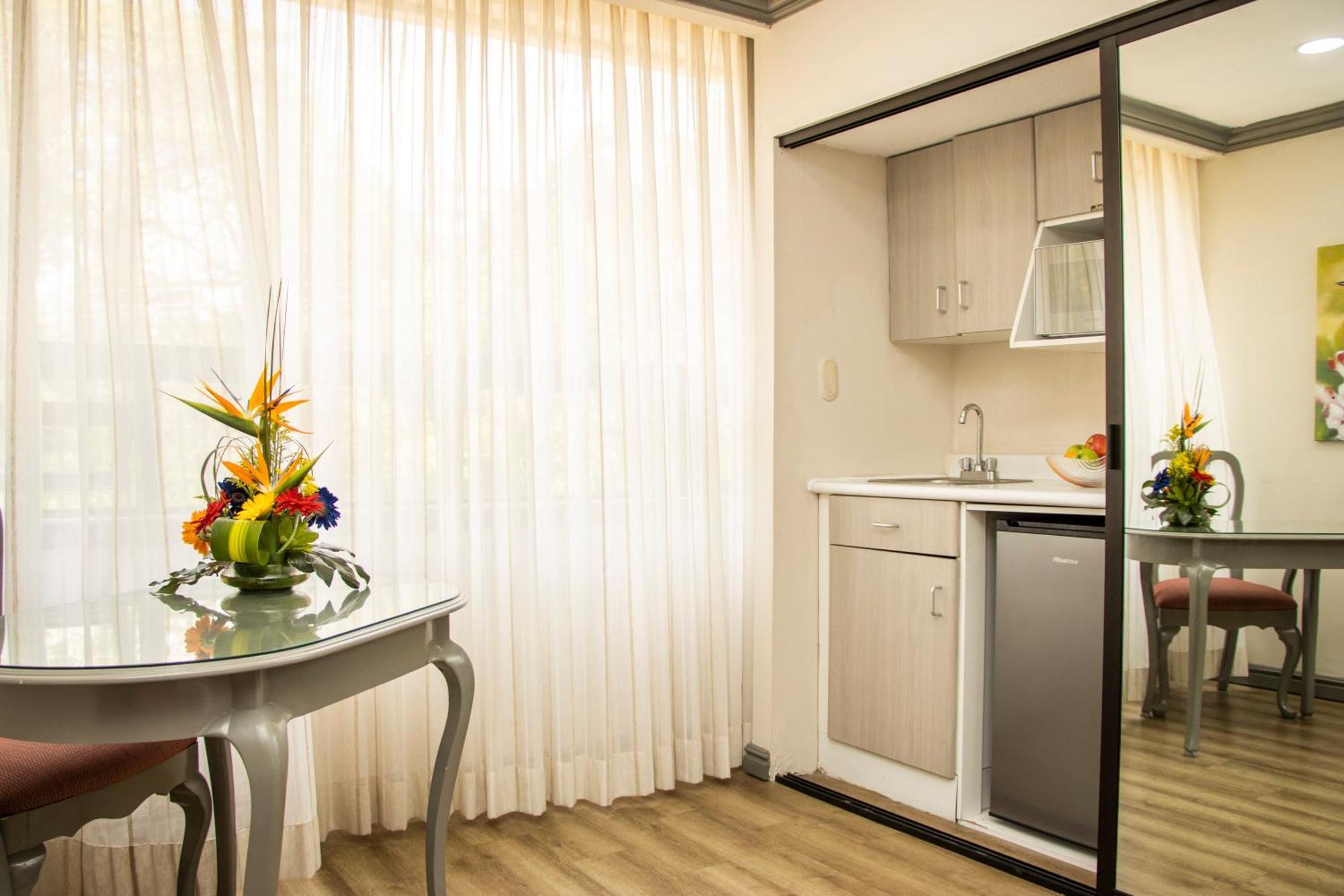 Hotel Santander Plaza Гватемала Экстерьер фото