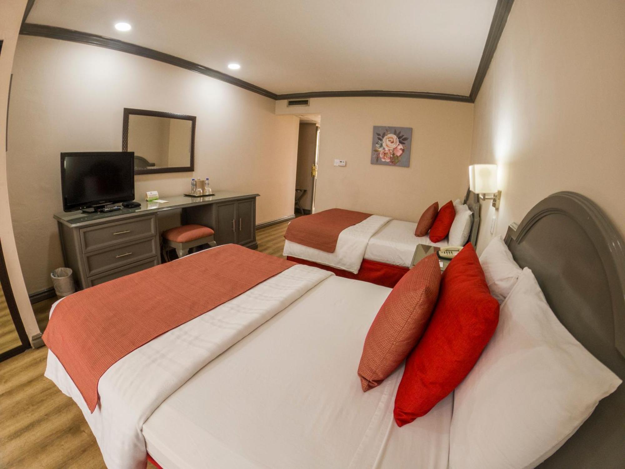 Hotel Santander Plaza Гватемала Экстерьер фото
